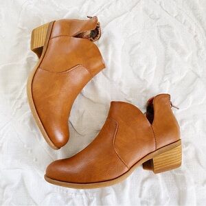 Boc by Born Lucy Stacked Heel Booties Size 7 New